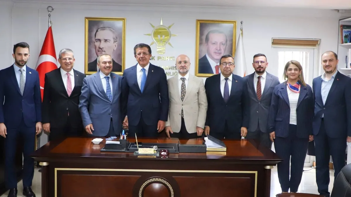 AK Parti Genel Başkan Yardımcısı Zeybekçi AK Parti Afyonkarahisar İl Başkanlığı'nı ziyaret etti
