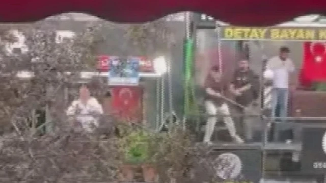 Ankara'da esnaf kuaförler arasındaki sopalı kavga kamerada