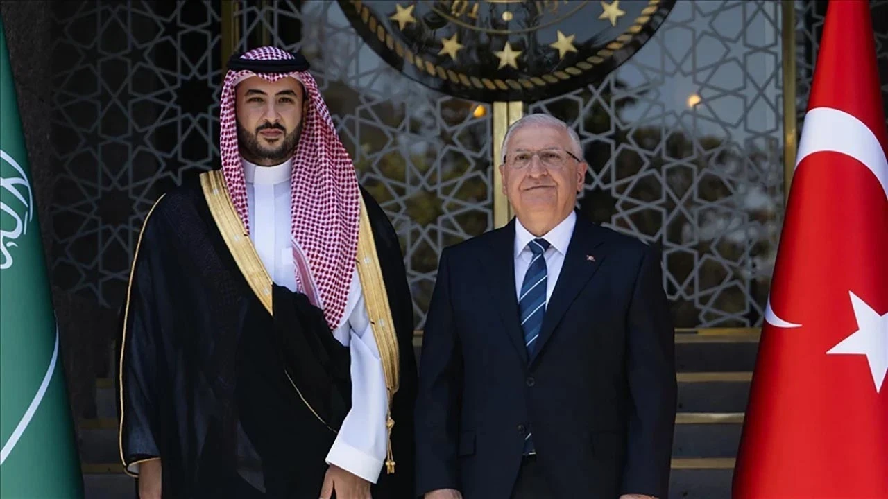 Milli Savunma Bakanı Yaşar Güler Suudi Arabistanlı mevkidaşı ile görüştü