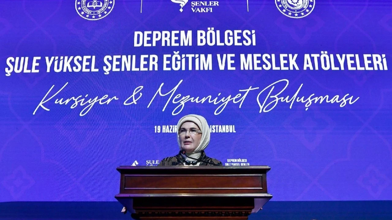 Emine Erdoğan, Şule Yüksel Şenler Vakfı'nın ‘Deprem Bölgesi Kursiyer ve Mezuniyet Buluşması’na katıldı