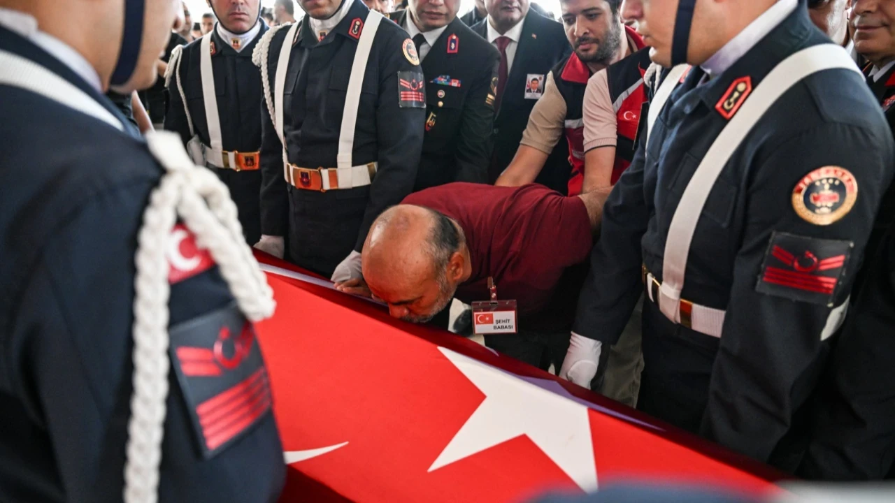 Şehit uzman çavuşa veda