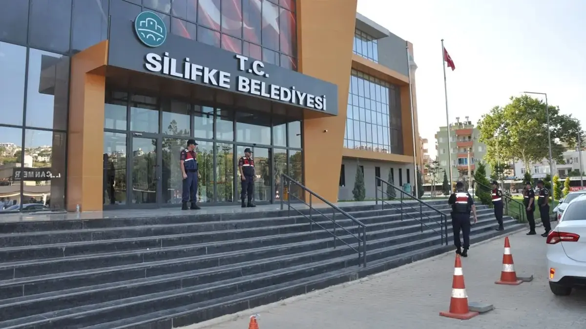 CHP'li Silifke Belediyesine rüşvet soruşturması! 2 zanlı tutuklandı
