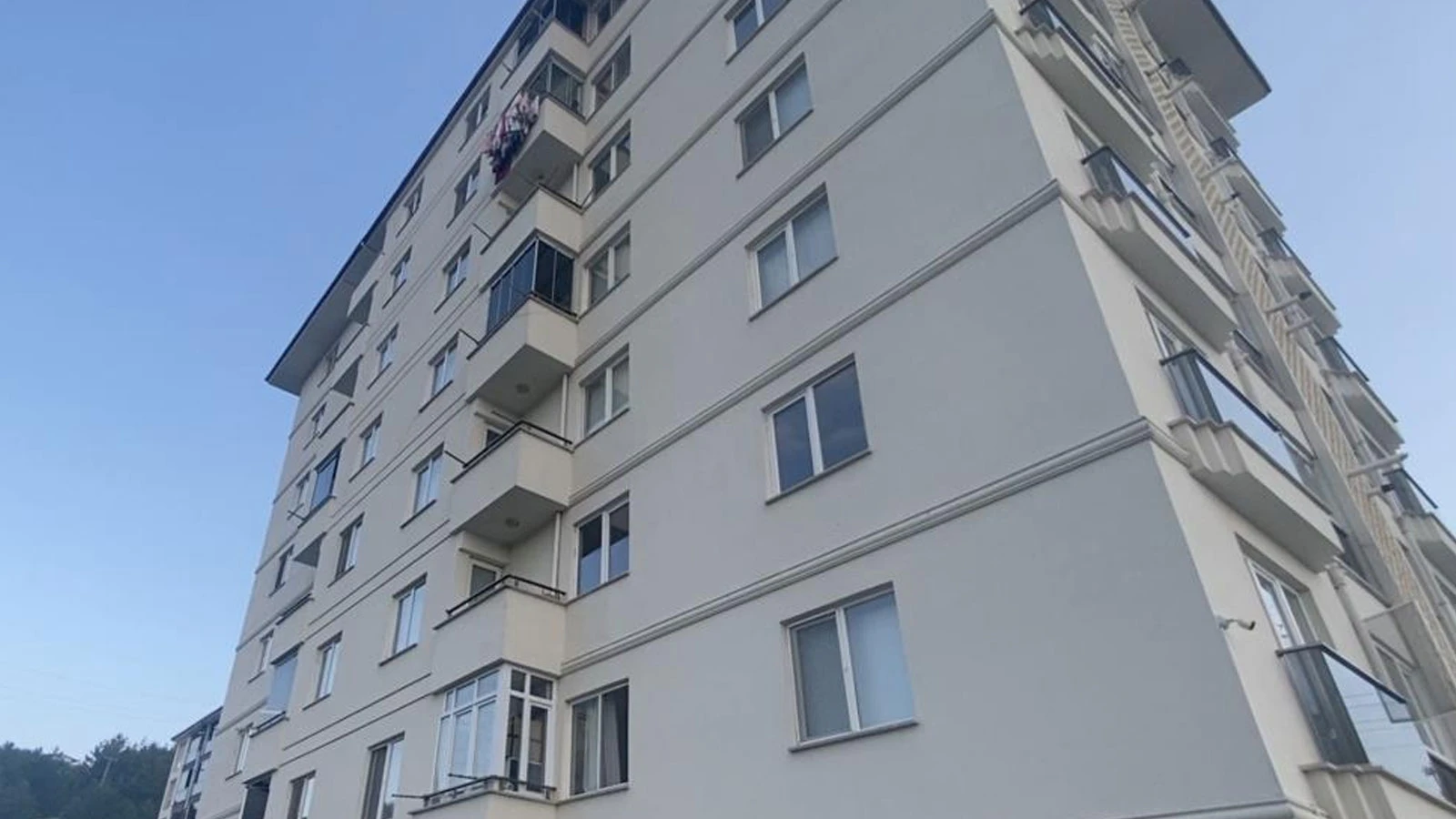 Binanın 7. katından düşen 2 yaşındaki çocuk hayatını kaybetti