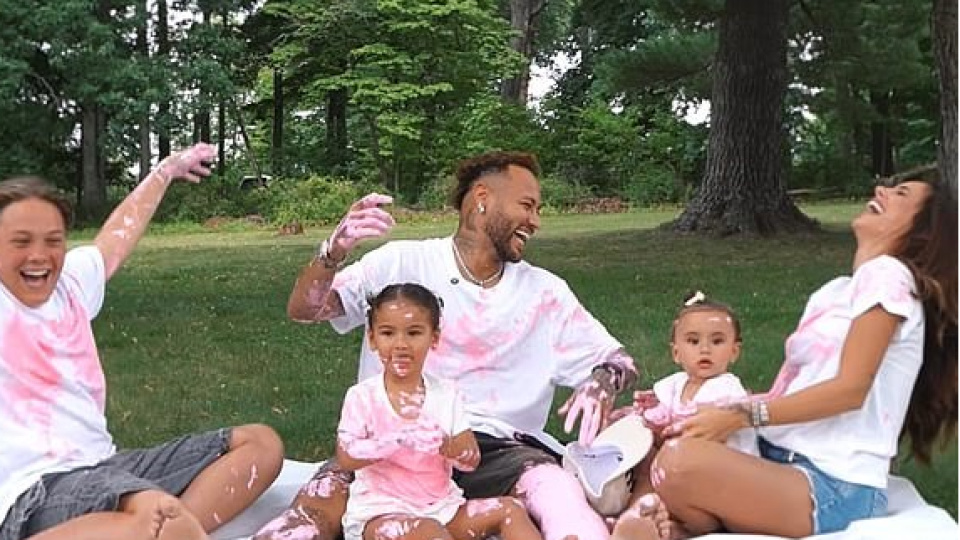 Brezilyalı futbolcu Neymar'ın beşinci çocuğu oluyor