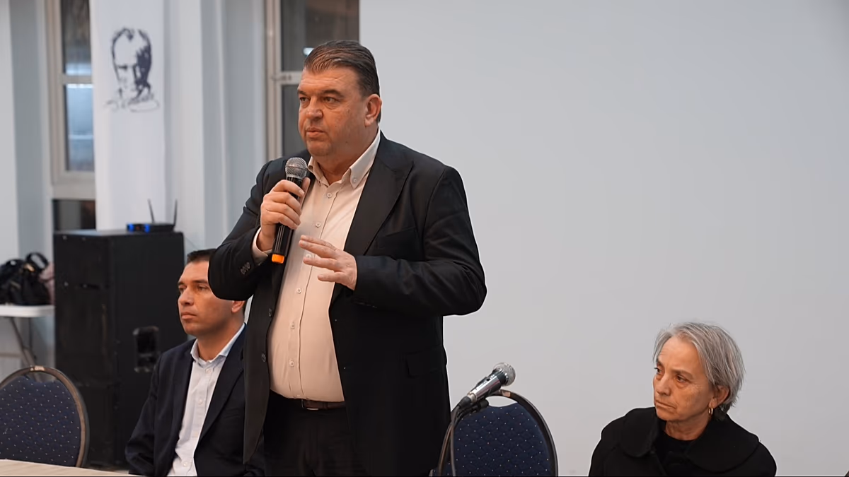 İzmir'de Seferihisar ve Balçova Belediye Başkanları gözaltına alındı