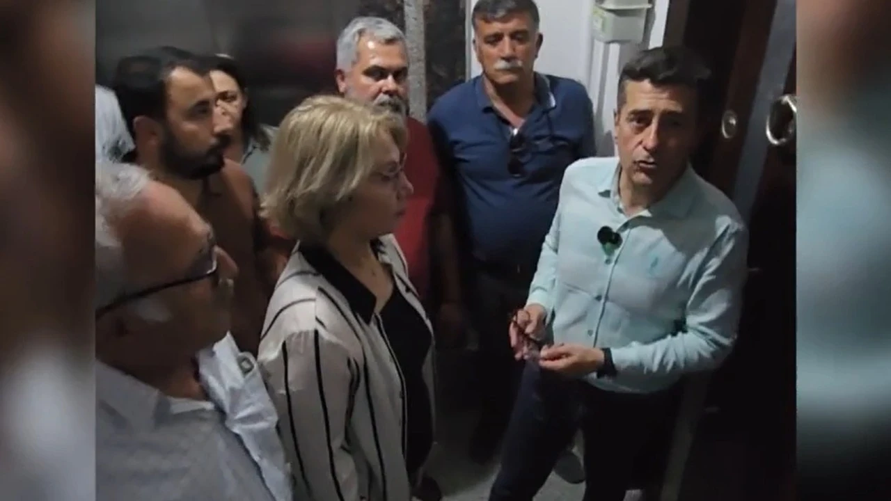 CHP Malatya’da yeni kriz! Yeni başkan kilitleri değiştirdi