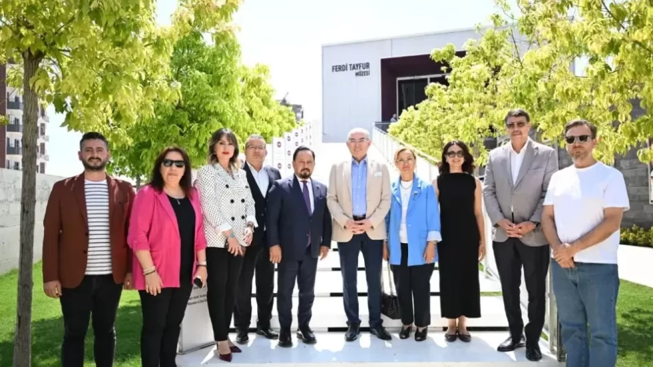 MHP'li Karakaya'dan Ferdi Tayfur Sanat Merkezi ve Müzesine ziyaret: Bu müze sanat hafızamızın canlı nişanesidir