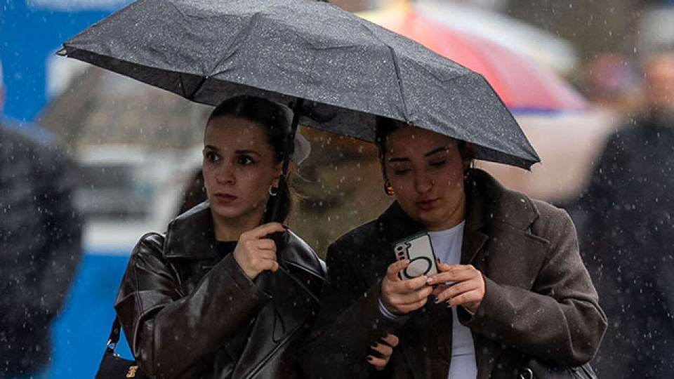 Meteoroloji saat verdi! Batıda termometre yükseliyor... İç bölgelerde kuvvetli sağanak!