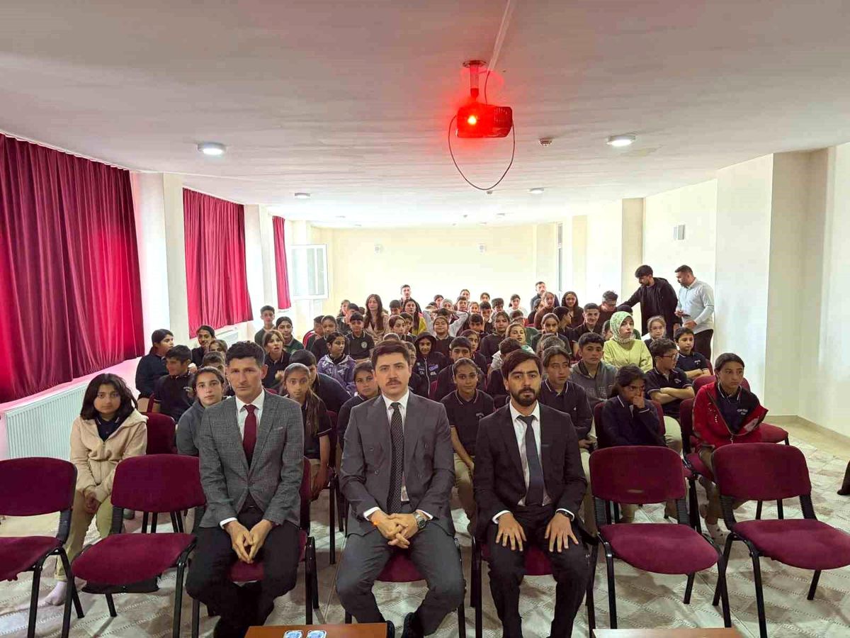 Digor'da ÇEDES yıl sonu coşkusu: Kaymakam Kahraman öğrencilerle buluştu