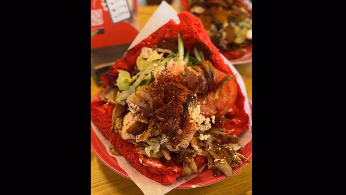 Berlin'de çilekli döner çılgınlığı: Uzun kuyruklar oluştu