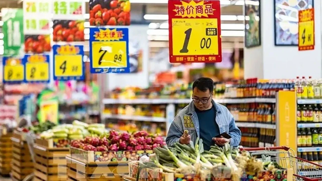 Çin'de perakende satışlar 3,5 yıl sonra geriledi