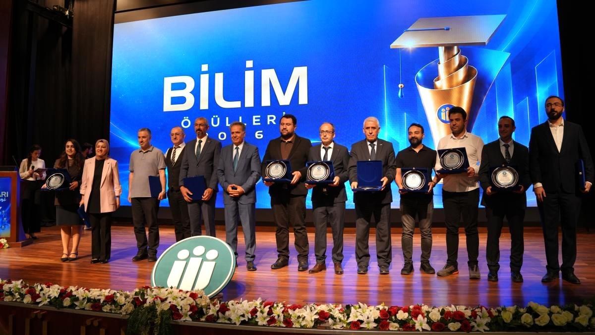 İnönü Üniversitesi'nde Başarı Ödülleri Töreni Gerçekleştirildi