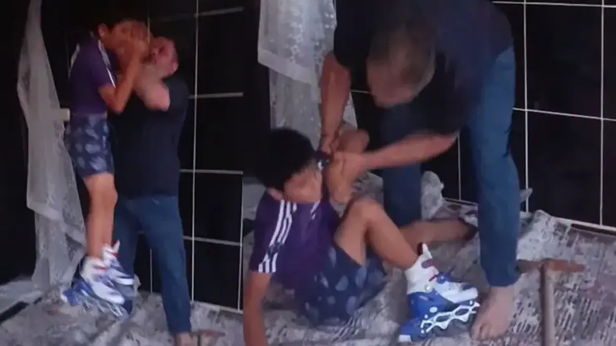 Kazmayla geldi, 10 yaşındaki çocuğu dövdü! Konya'da amca dehşeti: 'Seni öldürürüm'
