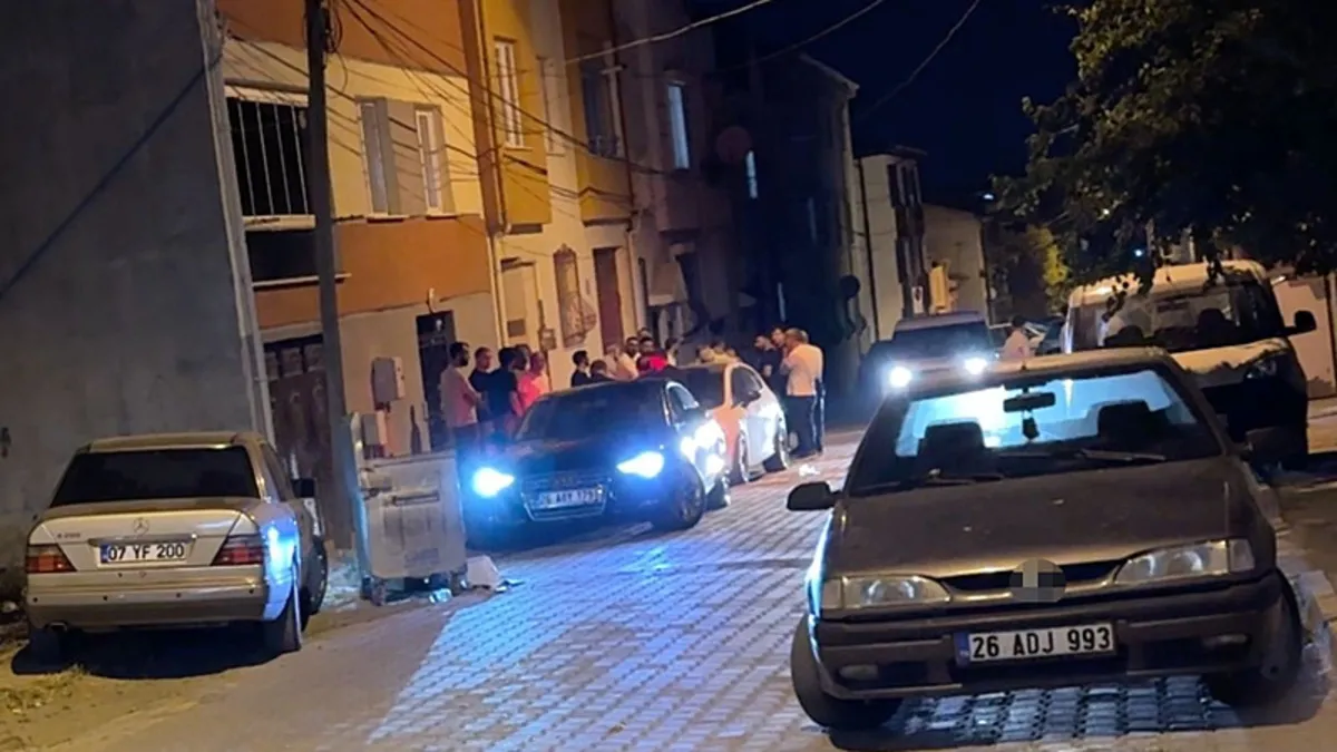Eskişehir’de iki grup arasında taşlı sopalı kavga: 1’i polis 7 yaralı!