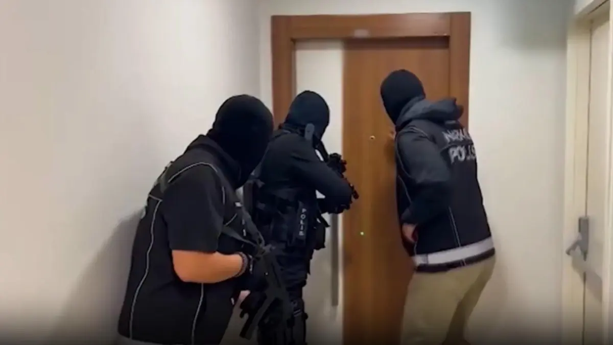 Türkiye'den İtalya hattına darbe! Çeteye koruma kalkanı olanlar da paketlendi