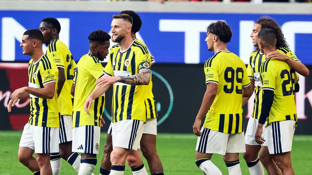 Fenerbahçe hazırlık maçında şov yaptı! Sarı-lacivertlilerden 5-0'lık galibiyet
