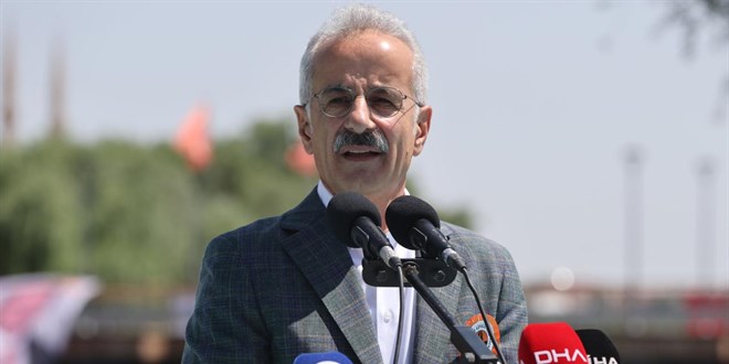 Bakan Uraloğlu: Hürmüz Boğazı'ndaki gemilerimiz emniyetle çıkış yaptı