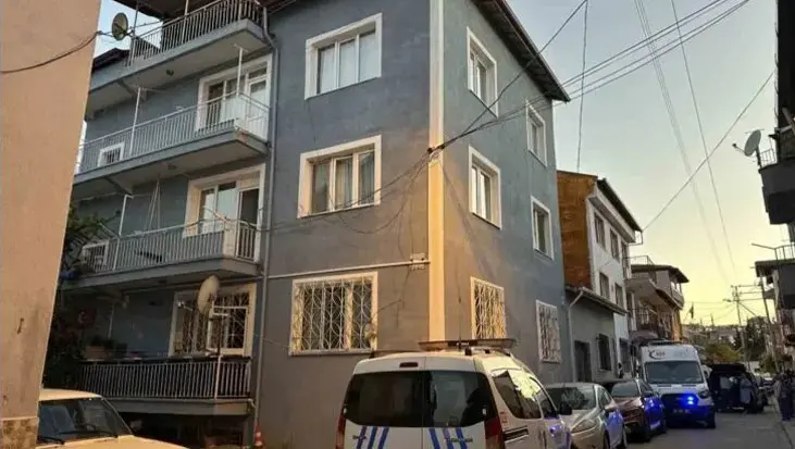 Uşak'ta feci olay! 3'üncü kattaki balkondan düşen kadın, hayatını kaybetti