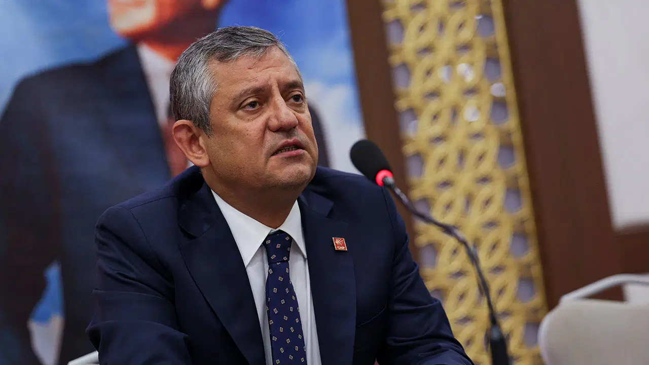 Yeni parti için kritik gün: Özgür Özel'den kapalı grup toplantısı