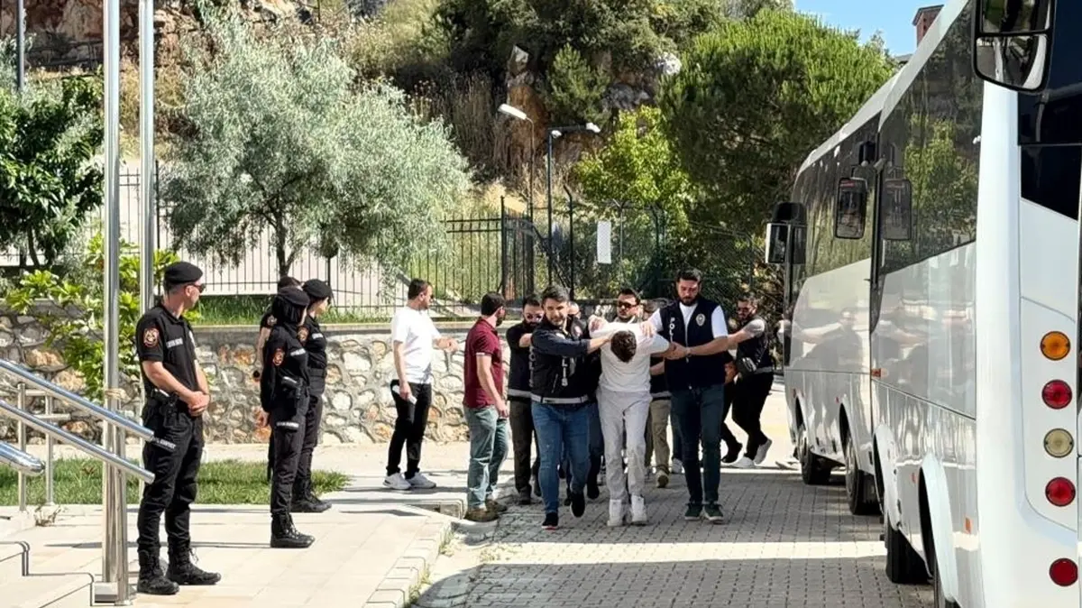 Dört ay boyunca adım adım izlendiler! Sabaha karşı saat 04.30'da eş zamanlı baskın