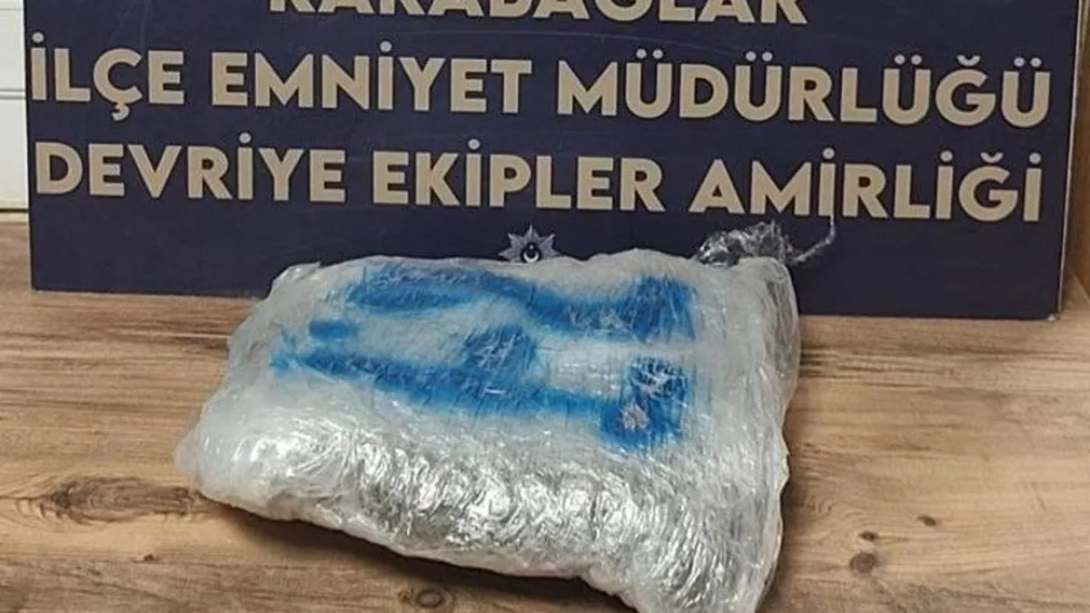 İzmir'de nefes kesen kovalamaca! Motosikletle kaçan uyuşturucu taciri yakalandı