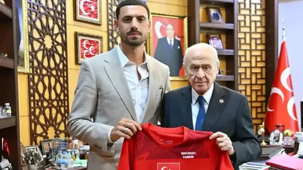 MHP Genel Başkanı Bahçeli, A Milli Futbol Takımı oyuncusu Merih Demiral'ı kabul etti