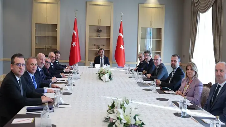 Cumhurbaşkanı Yardımcısı Yılmaz, Ekonomi Politikaları Kurulu üyeleriyle bir araya geldi