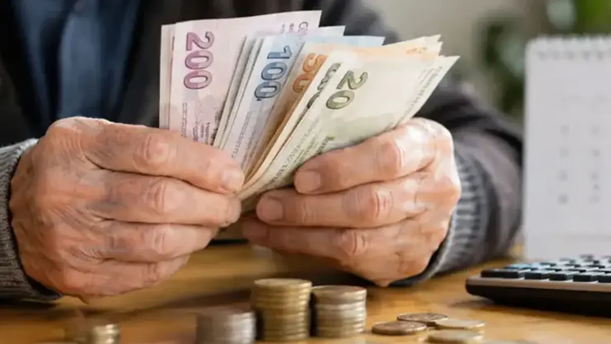 Milyonlarca emekli bekliyordu! Zam farklarının yatacağı tarih belli oldu