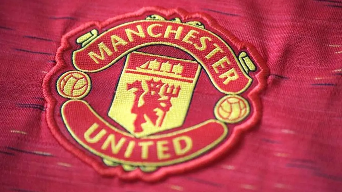 Manchester United'da 3 oyuncu ile yollar ayrıldı