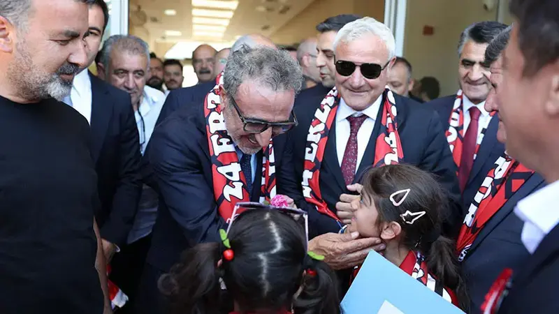Chobani CEO'su Hamdi Ulukaya'dan Erzincanspor'a destek