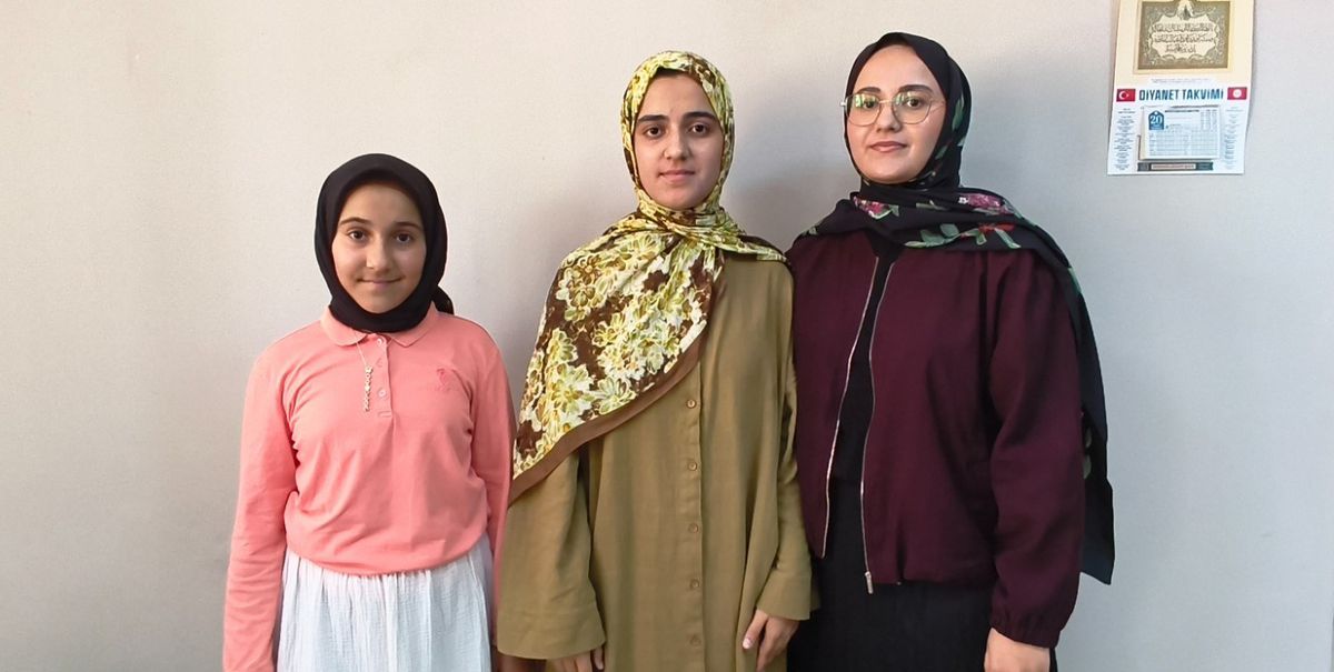 Mersin'de üç kız kardeşin hafızlık başarısı örnek oldu