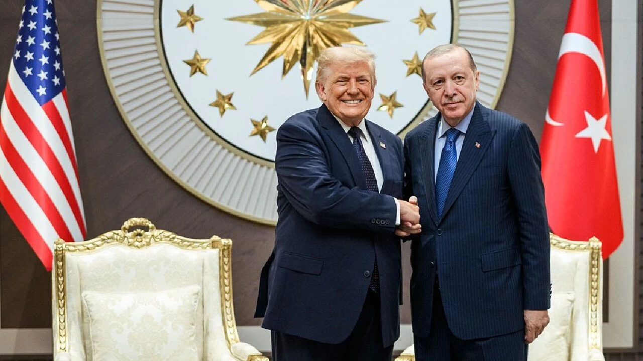 Beyaz Saray, Trump ve Erdoğan'ın tokalaştığı fotoğrafı paylaştı