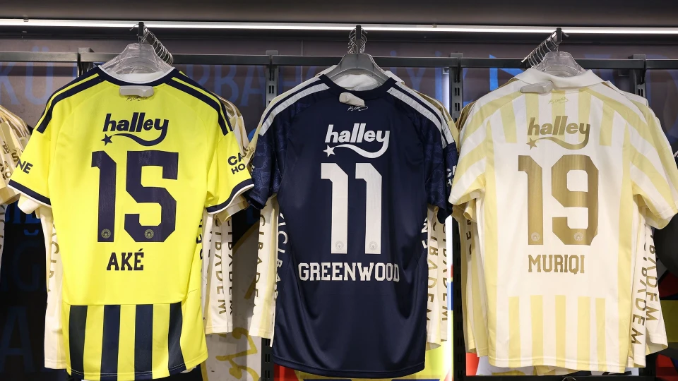 Fenerbahçe forma satışı: Greenwood, Ake ve Muriqi'nin formaları mağazalara çıktı