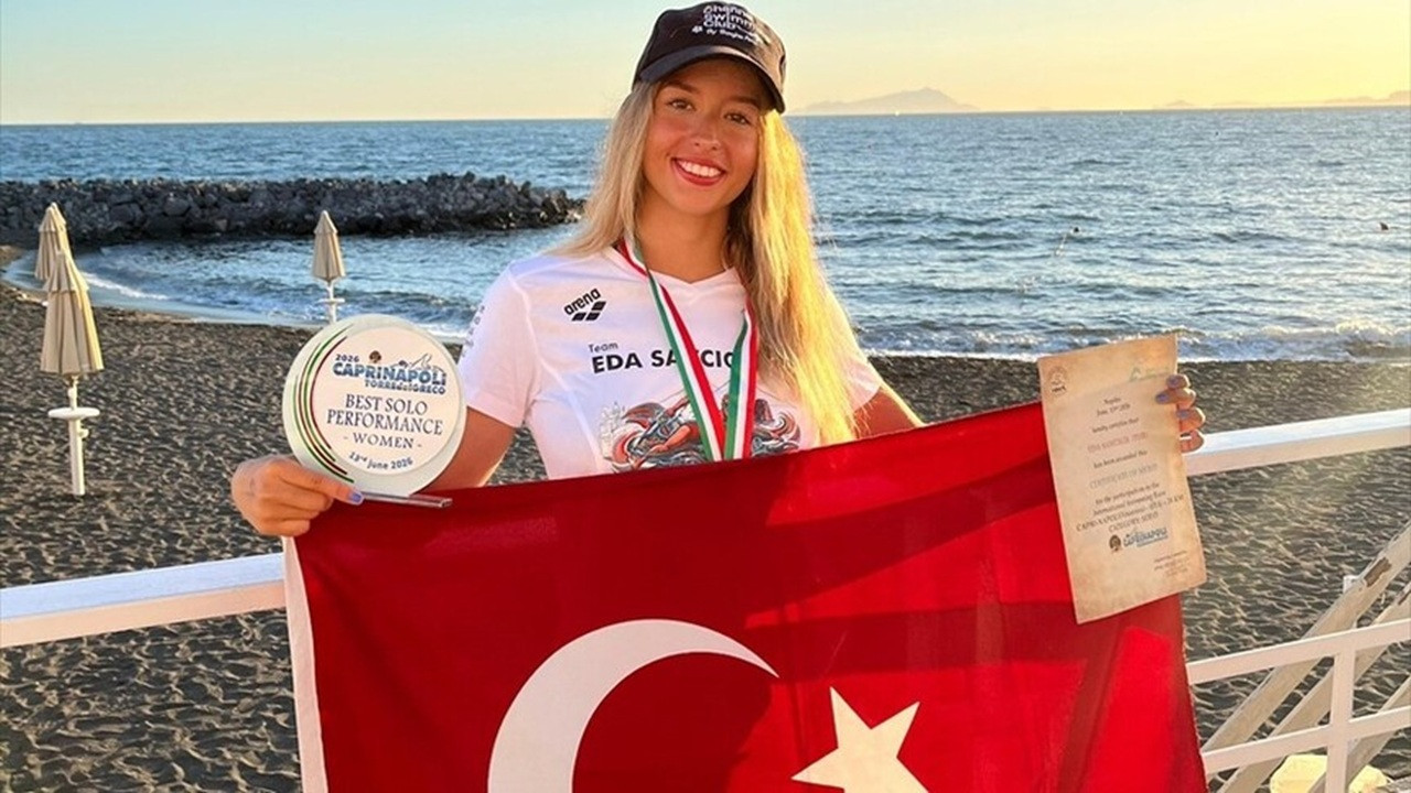 Ultra maraton yüzücü Eda Savcıgil'den 'tarihi' birincilik