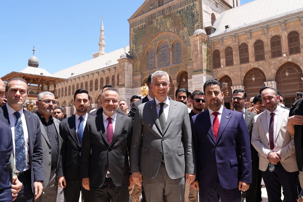 Sağlık Bakanı Memişoğlu, Şam’da Emevi Camii’nde Cuma Namazı Kıldı