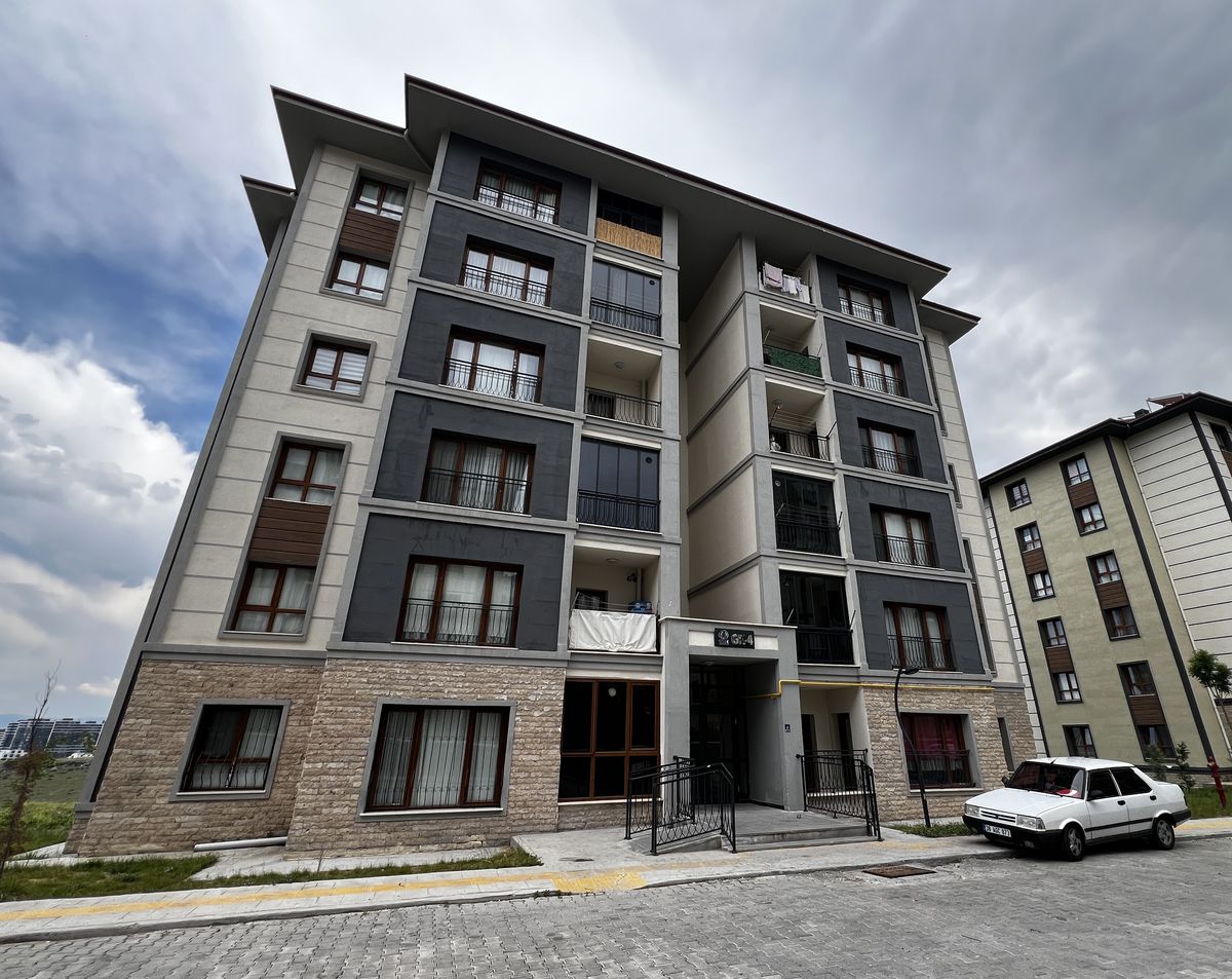 Annesiyle tartışan babasını bıçakladı