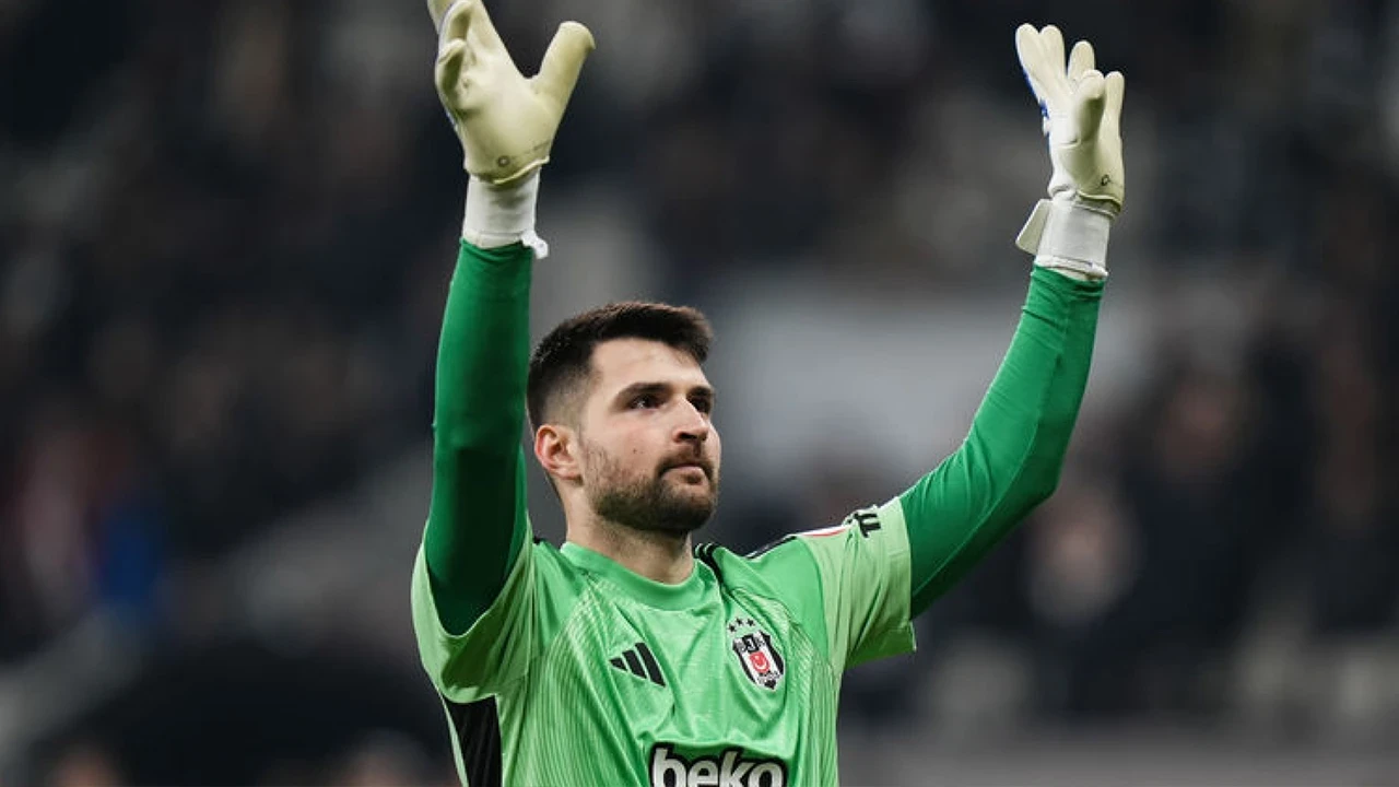 Beşiktaş'tan ayrılan Ersin Destanoğlu BAE ekibiyle 3 yıllık anlaşmaya vardı