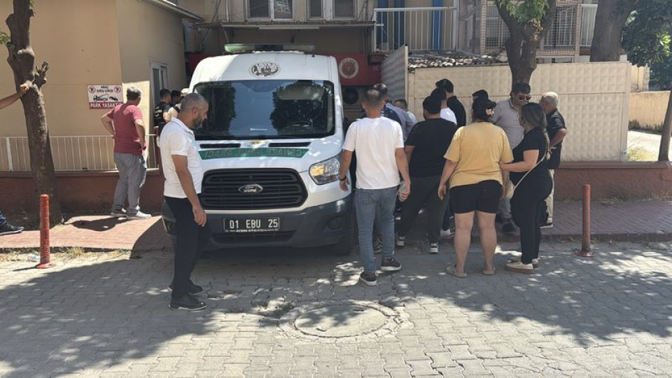Adana'da silahlı saldırıya uğrayan 3 kişi hayatını kaybetti