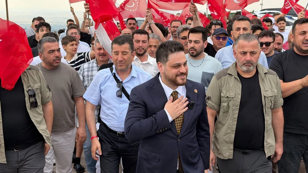 Hüseyin Baş, BTP gençliğiyle Kocatepe'de