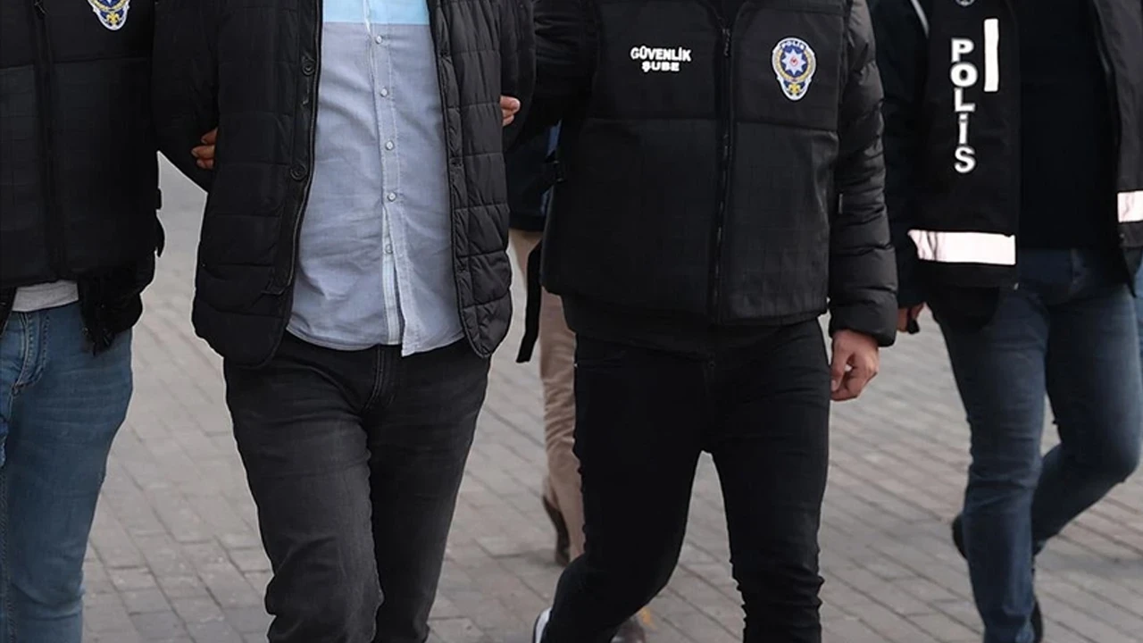 Kocaeli'de "FETÖ'nün eğitim yapılanması"na yönelik operasyon: 15 kişi gözaltına alındı