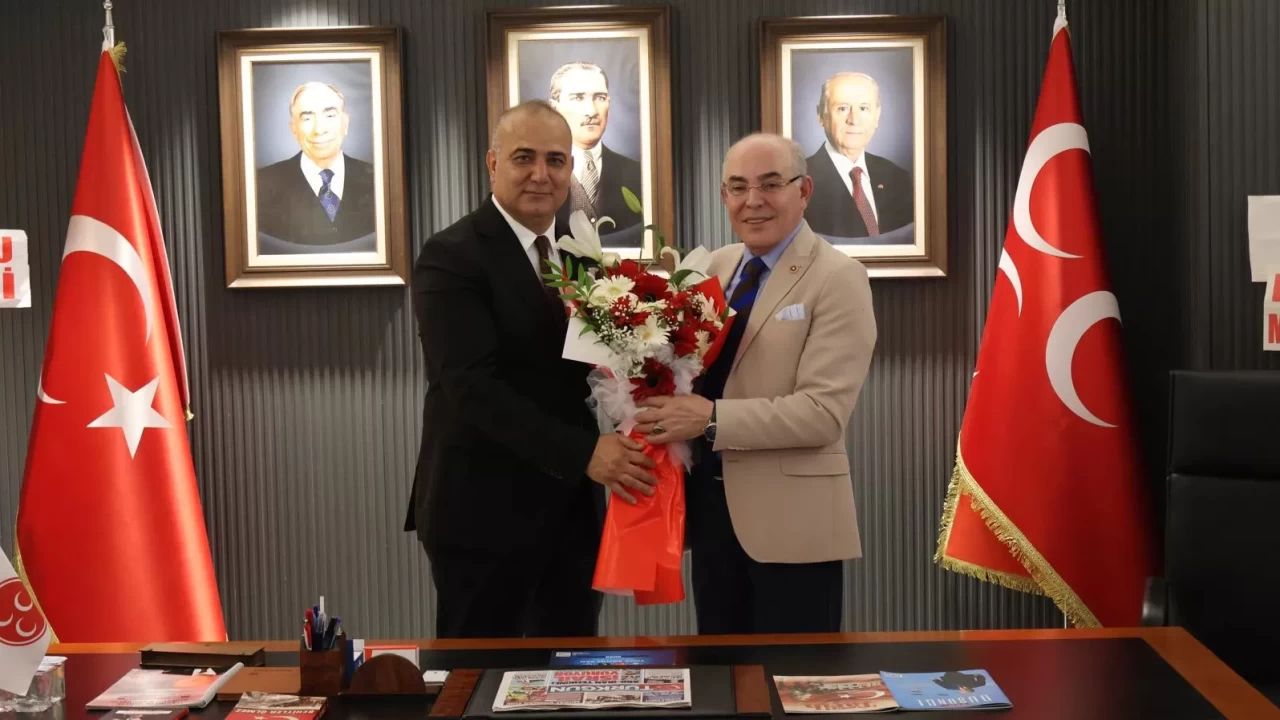 MHP’li Mevlüt Karakaya’dan Adana İl Başkanlığı’na 'hayırlı olsun' ziyareti