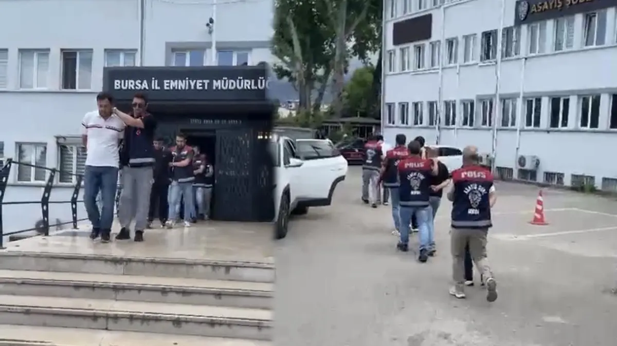İş ve burs vaadiyle kandırıyorlardı! Polis, dolandırıcıları kendi taktiğiyle vurdu