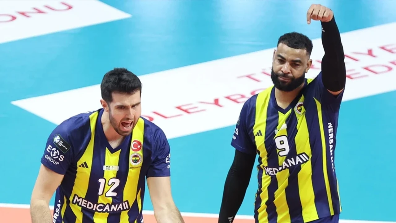 Fenerbahçe'nin iki yıldızı birbirine girdi: 'Kendi derilerini kurtarmak için...'