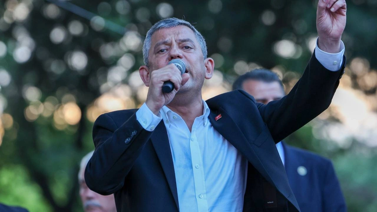 Özgür Özel için şarkı yazdılar! 'O köhne düzeni biz yıkacağız'