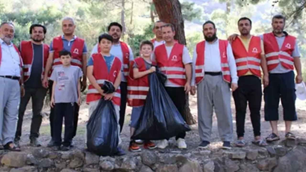 İmam hatipli neslinden örnek etkinlik! 81 ilde orman temizliği seferberliği
