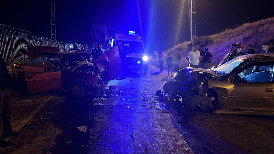 Gece yarısı Çayboyu Caddesi'nde hareketli dakikalar! Çok sayıda ekip olay yerine sevk edildi, yaralılar hastanelere kaldırıldı