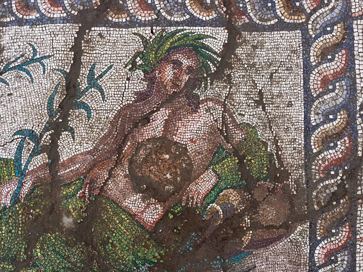 Aspendos'ta 3. yüzyıla ait nehir tanrısı "Genç Eurymedon" tasviri bulundu