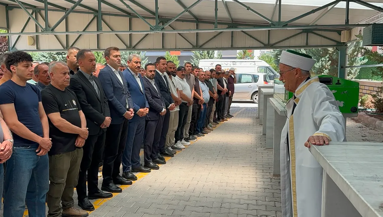 Havai fişek fabrikasındaki patlamada can vermişti! Cenazede kahreden detay