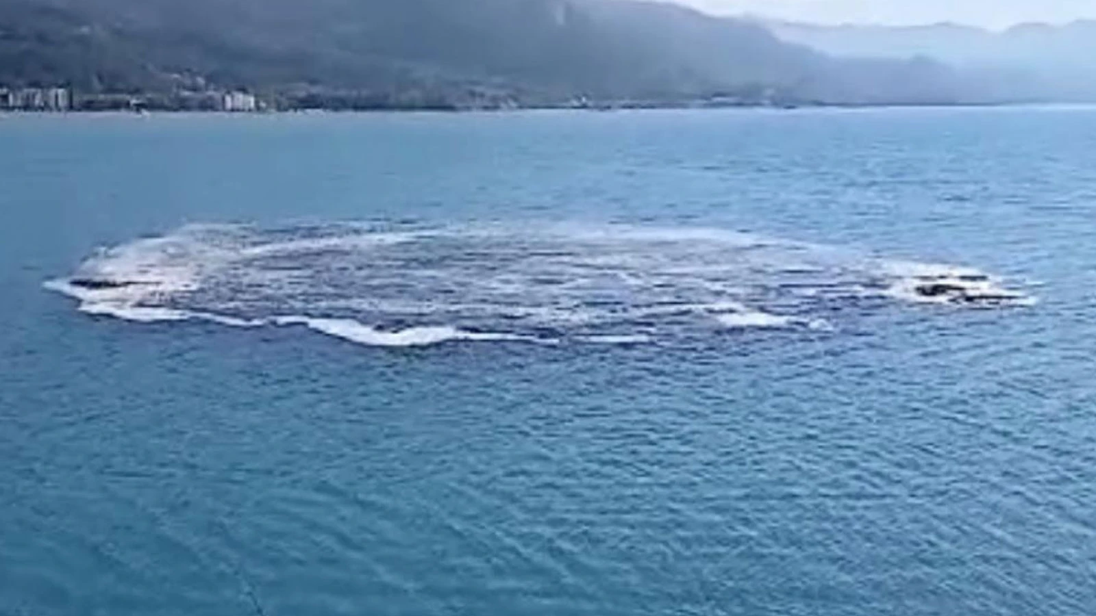 Kastamonu'da paniğe neden oldu! Deniz 10 dakika boyunca kabardı