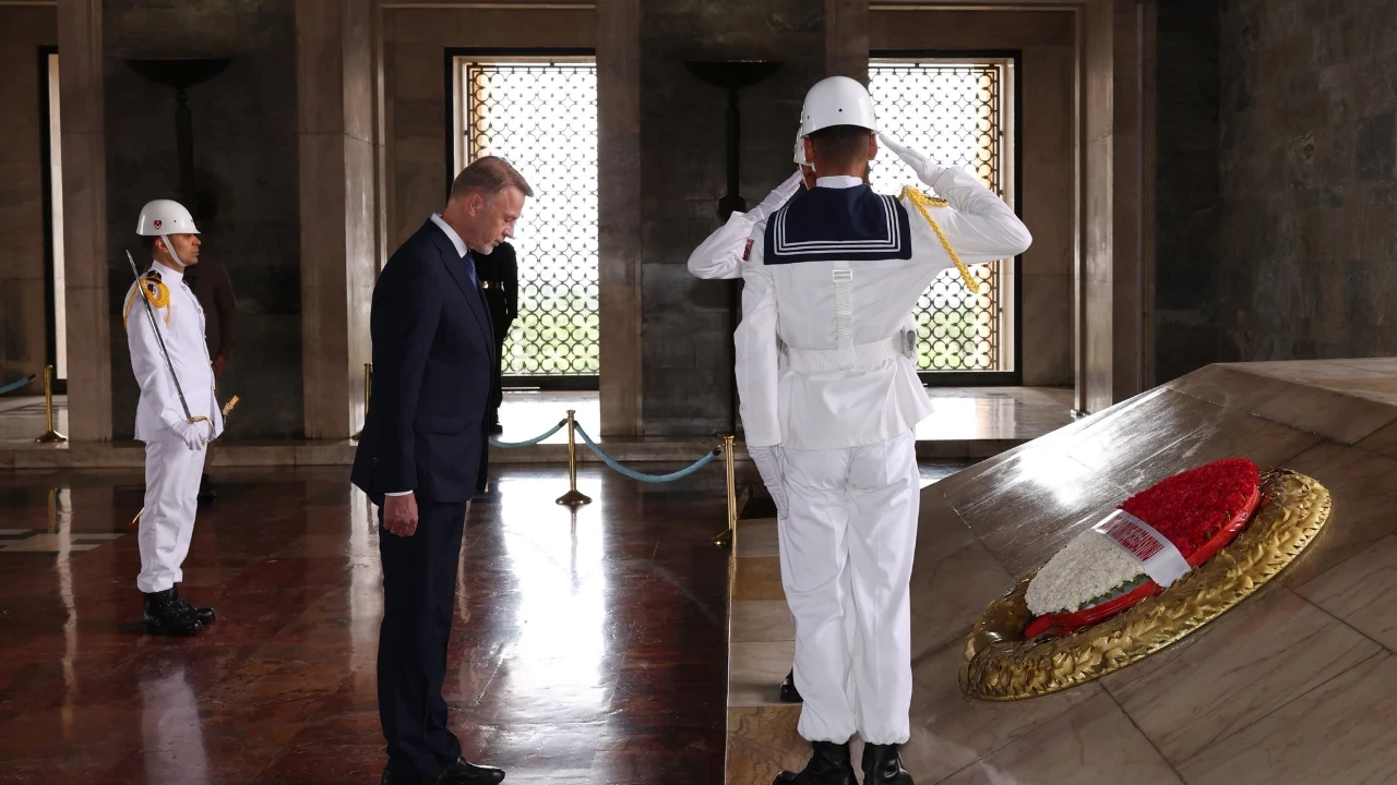 AB Büyükelçisi Anıtkabir’i ziyaret etti